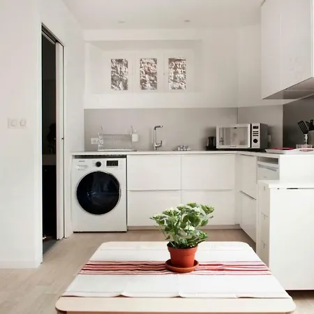 Beau Studio A 2min De La Plage, Rue Tourasse *